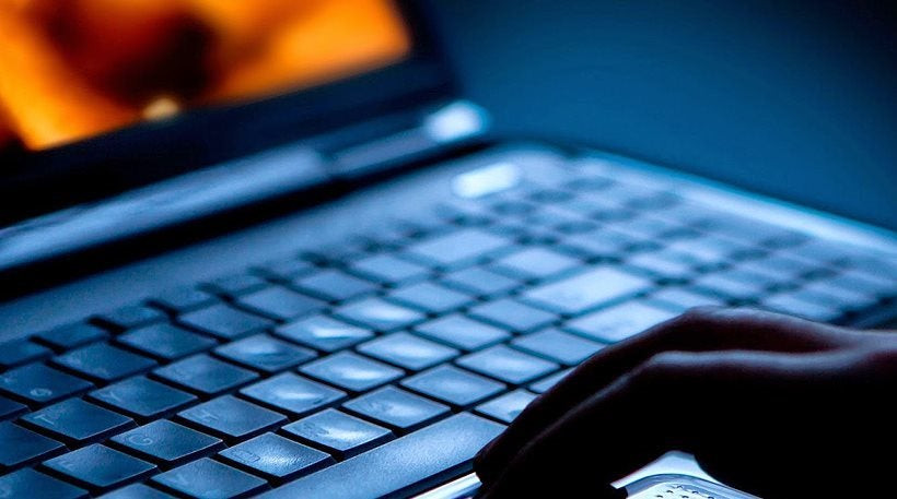 Ένας 37χρονος και ένας 46χρονος εμπλέκονται σε υπόθεση παιδικής πορνογραφίας στη Δυτικη Ελλάδα